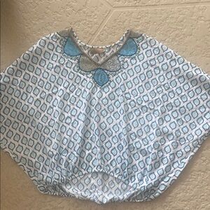 Skemo Blue and White Patterned Top